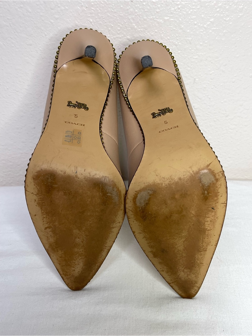 Coach Women’s Waverly Beachchain Pumps in Neutral Beige - Picture 14 of 14